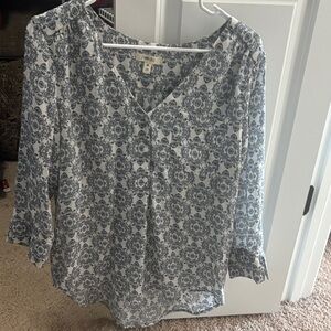 Chic Floral V-Neck Blouse - Navy and White